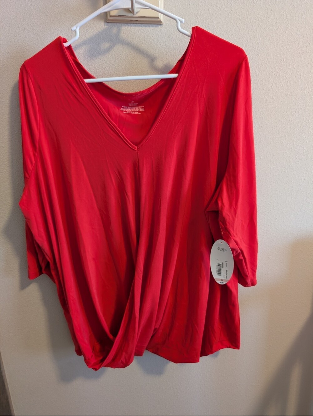 Boutique Woman's Red V Neck 2x 3/4 Sleeve Blouse Lightweight Bright Career